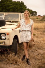 Load image into Gallery viewer, KARLA - WHITE MOCHA LEOPARD
