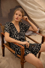 Load image into Gallery viewer, SOPHIA - BLACK ABSTRACT CHEETAH
